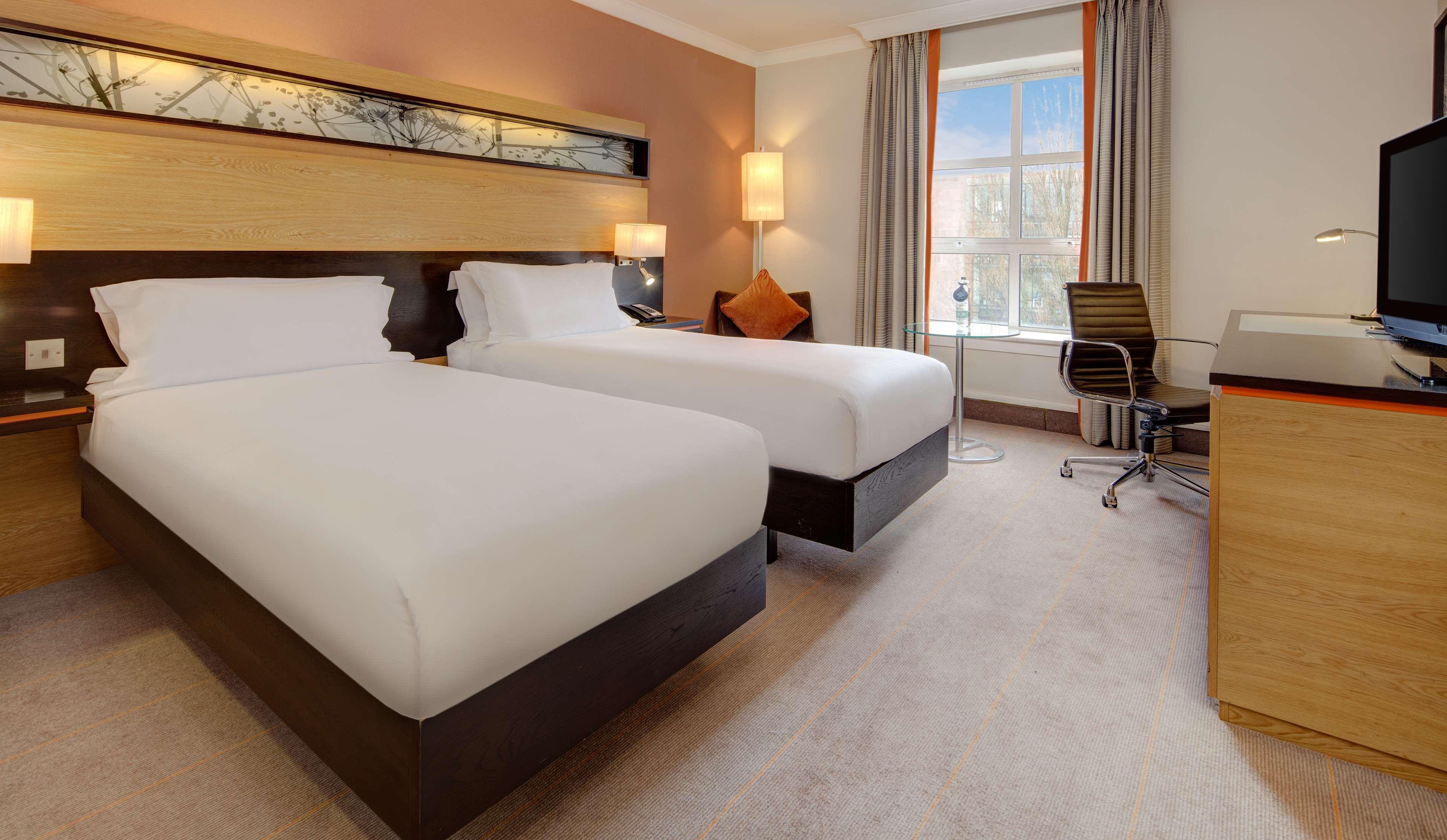 Hilton Dublin Hotel Exterior photo